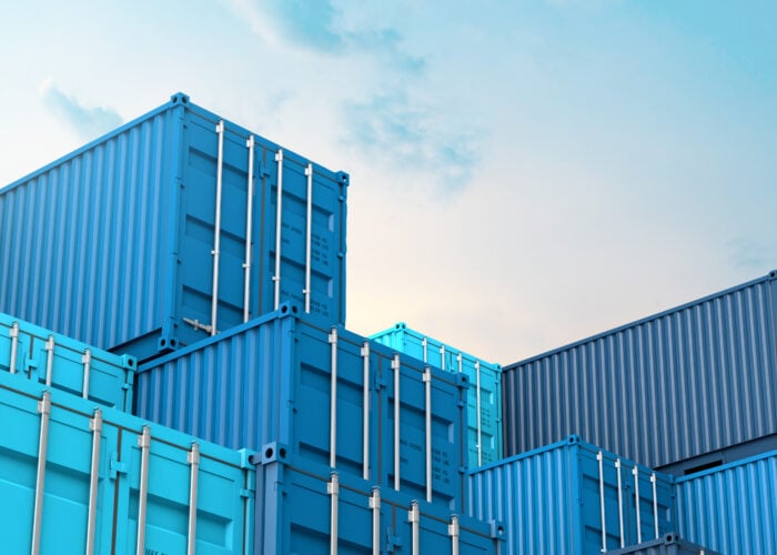 4 Benefits Of Hiring Shipping Containers